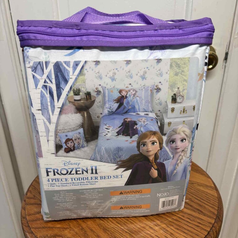 Disney Frozen 2 - 4 Piece Toddler Bedding Set including quilt NWT